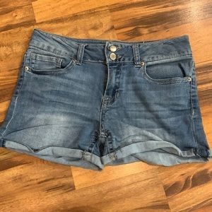 Rue 21 medium rise jean short